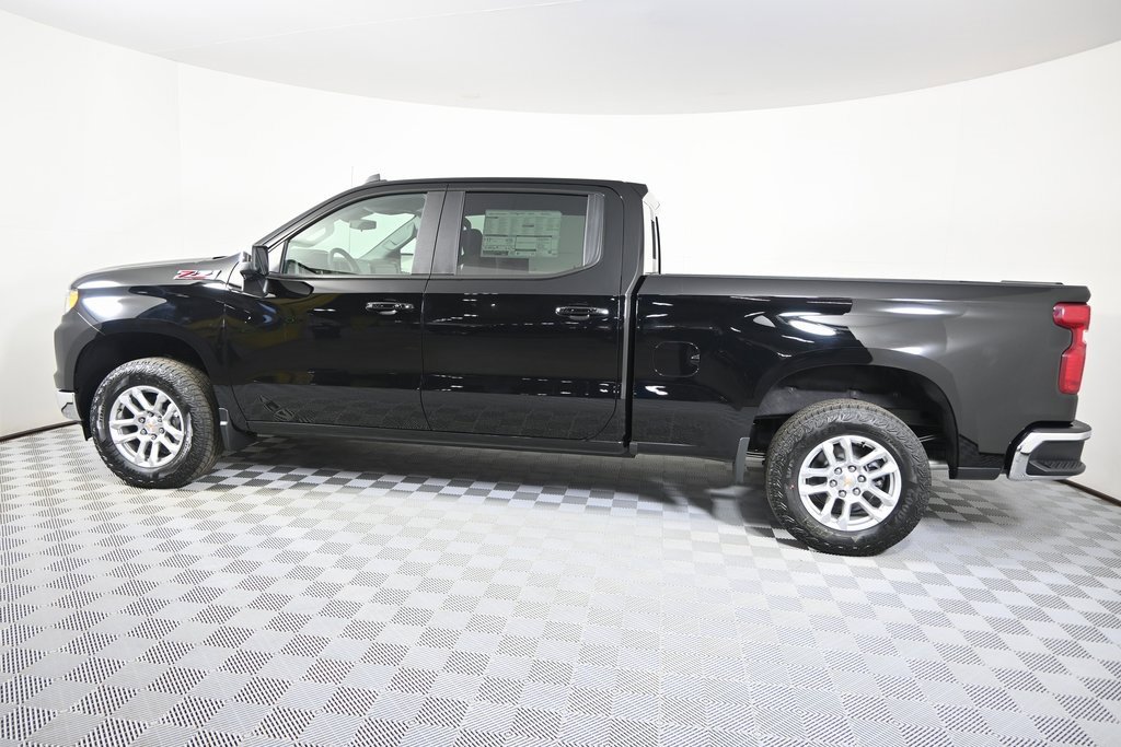 2026 Chevrolet Silverado 1500 LT photo 3