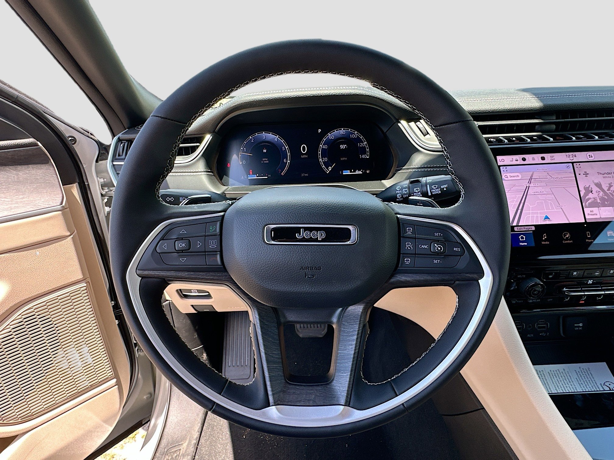 2025 Jeep Grand Cherokee Limited photo 4