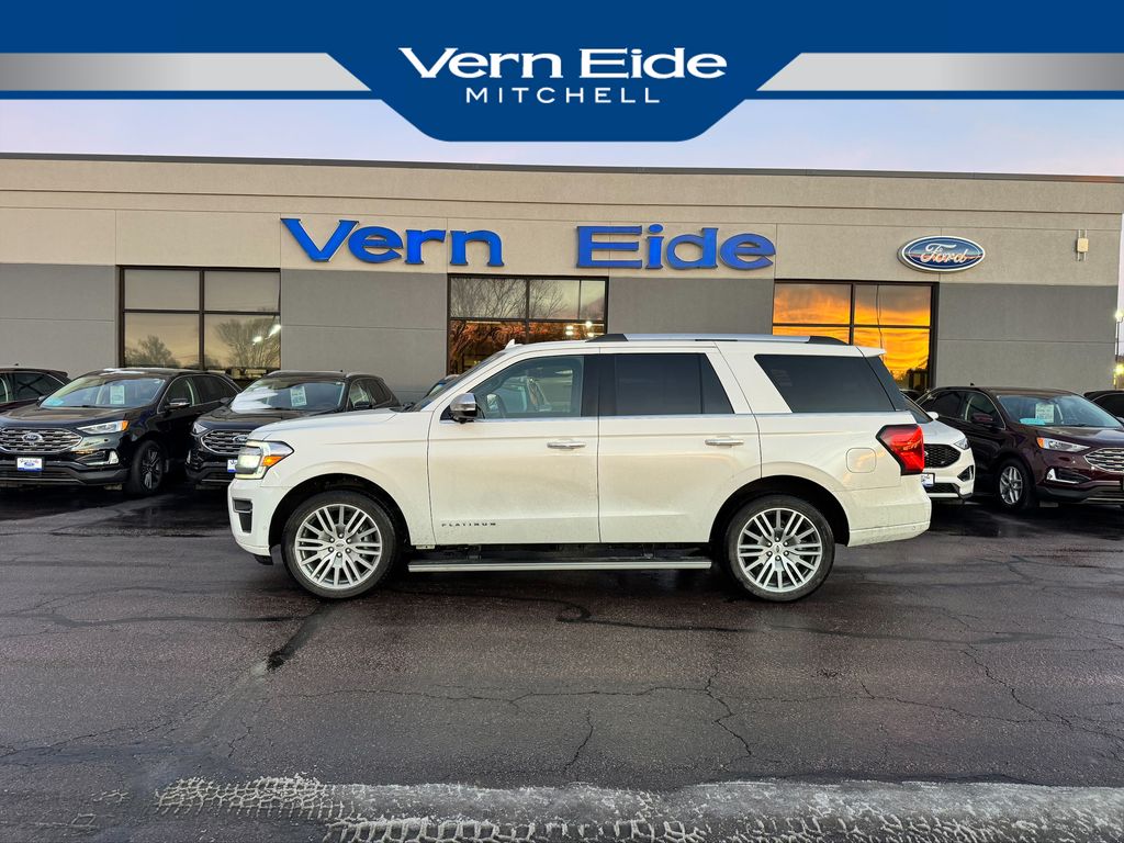 2024 Ford Expedition Platinum's photo