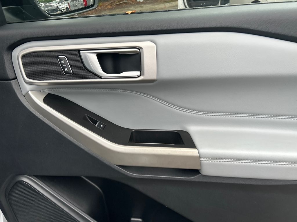 2022 Ford Explorer XLT photo 25