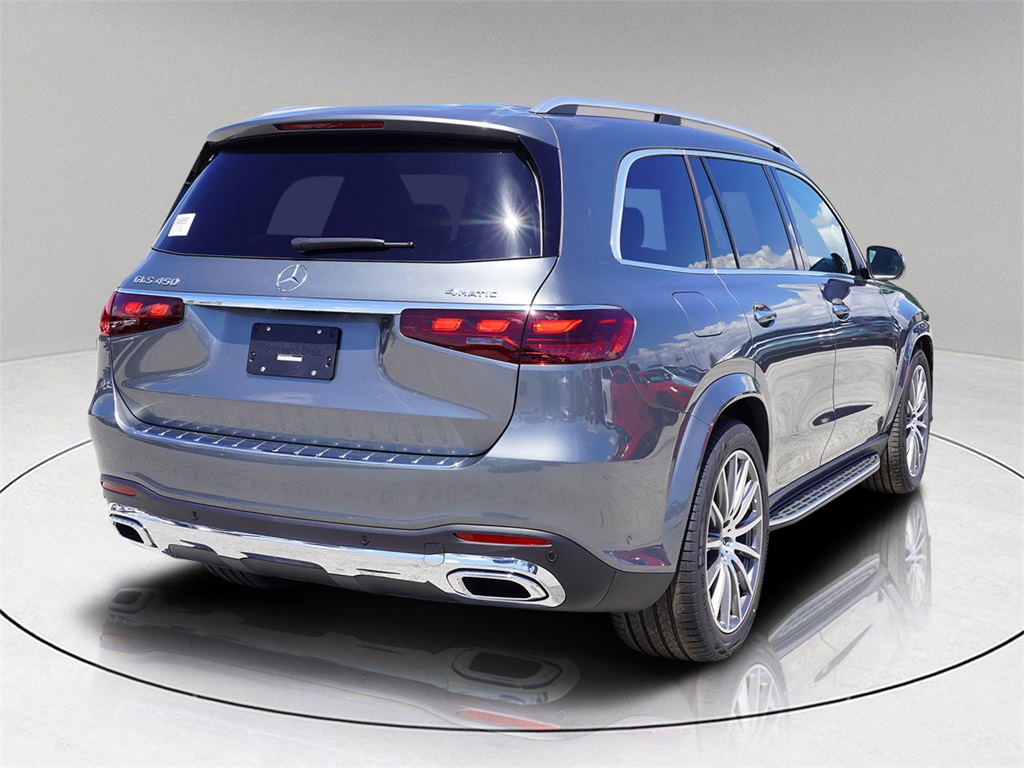 2026 Mercedes Benz GLS 450 4MATIC photo 5