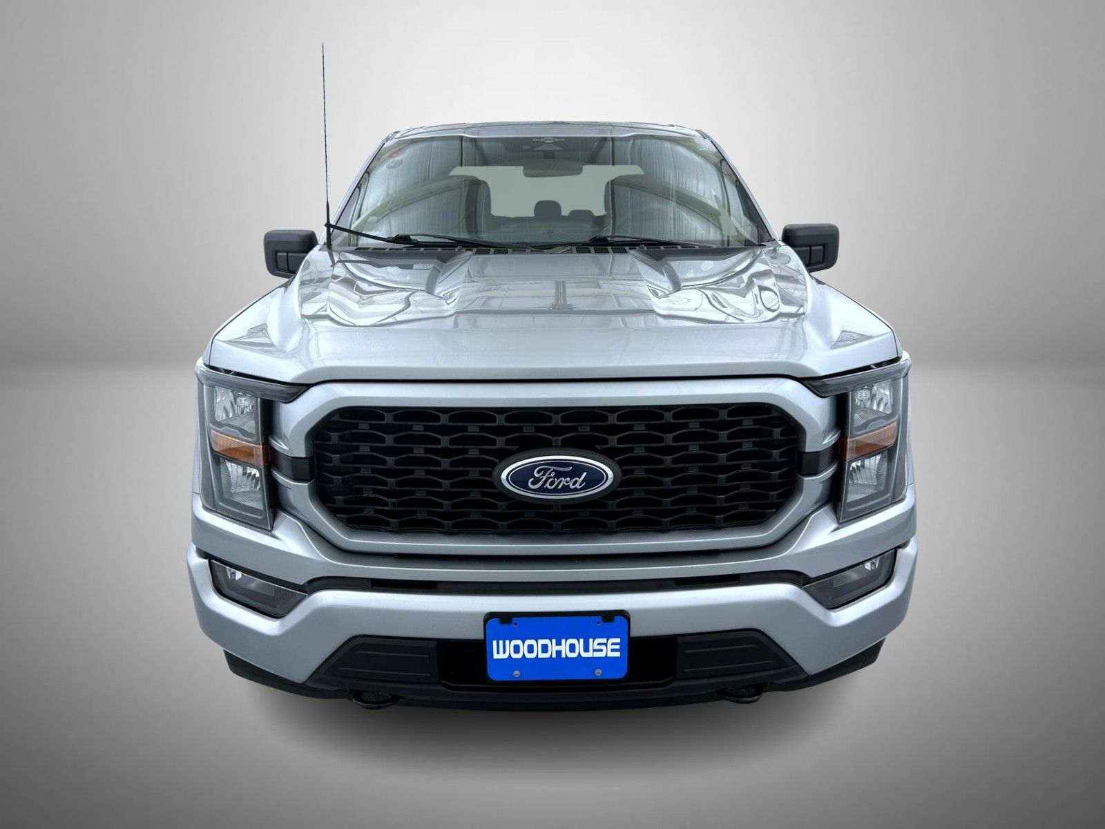 2023 Ford F-150 XL photo 2