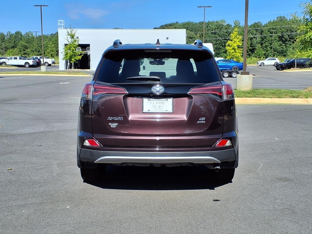 2017 Toyota RAV4 SE photo 19