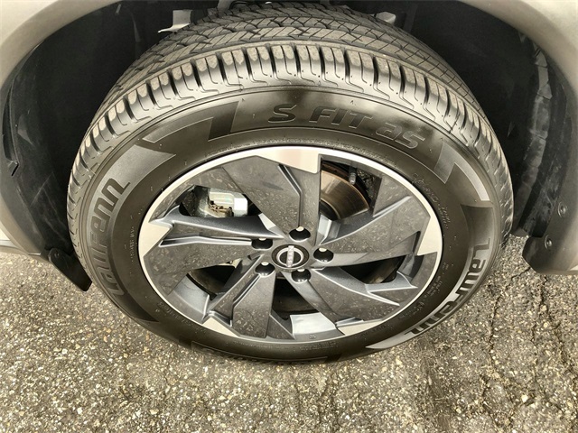 2024 Nissan Rogue SV photo 2