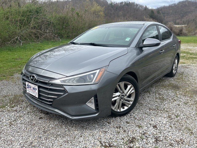 2019 Hyundai Elantra SEL photo 3
