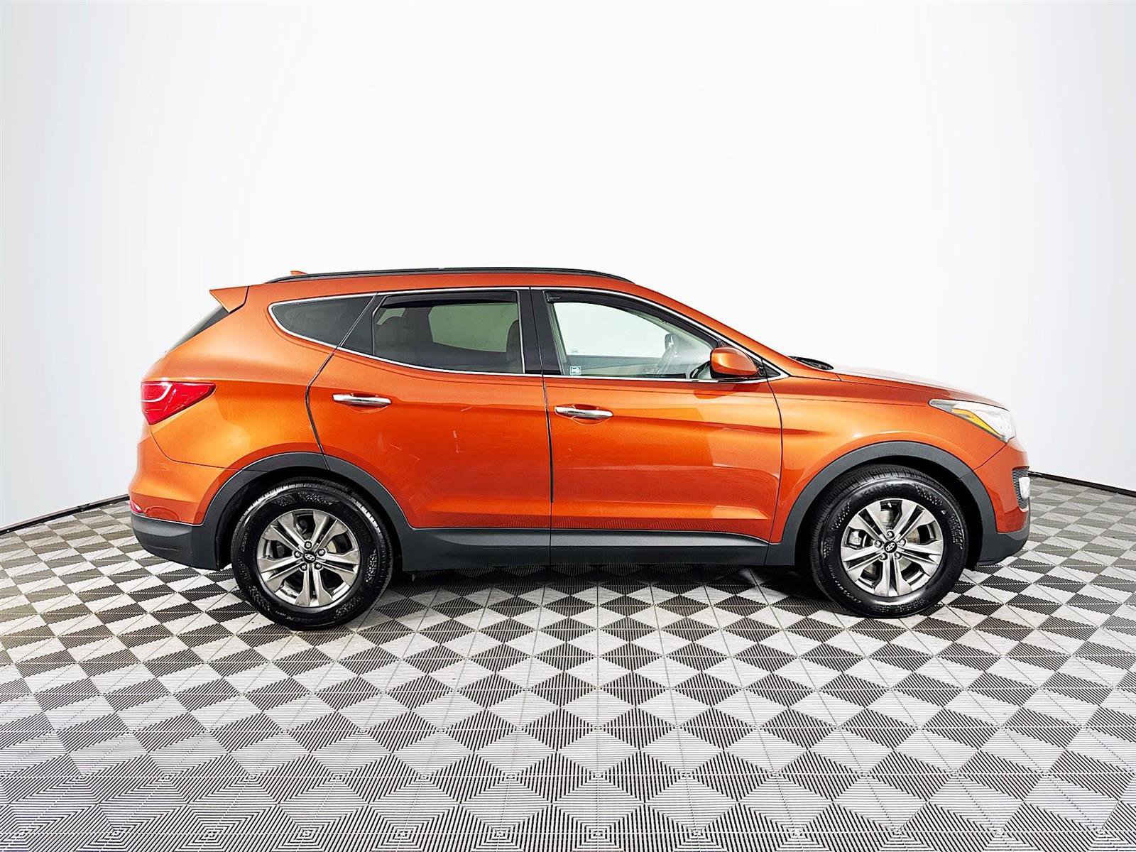 2016 Hyundai Santa Fe Sport Base photo 2