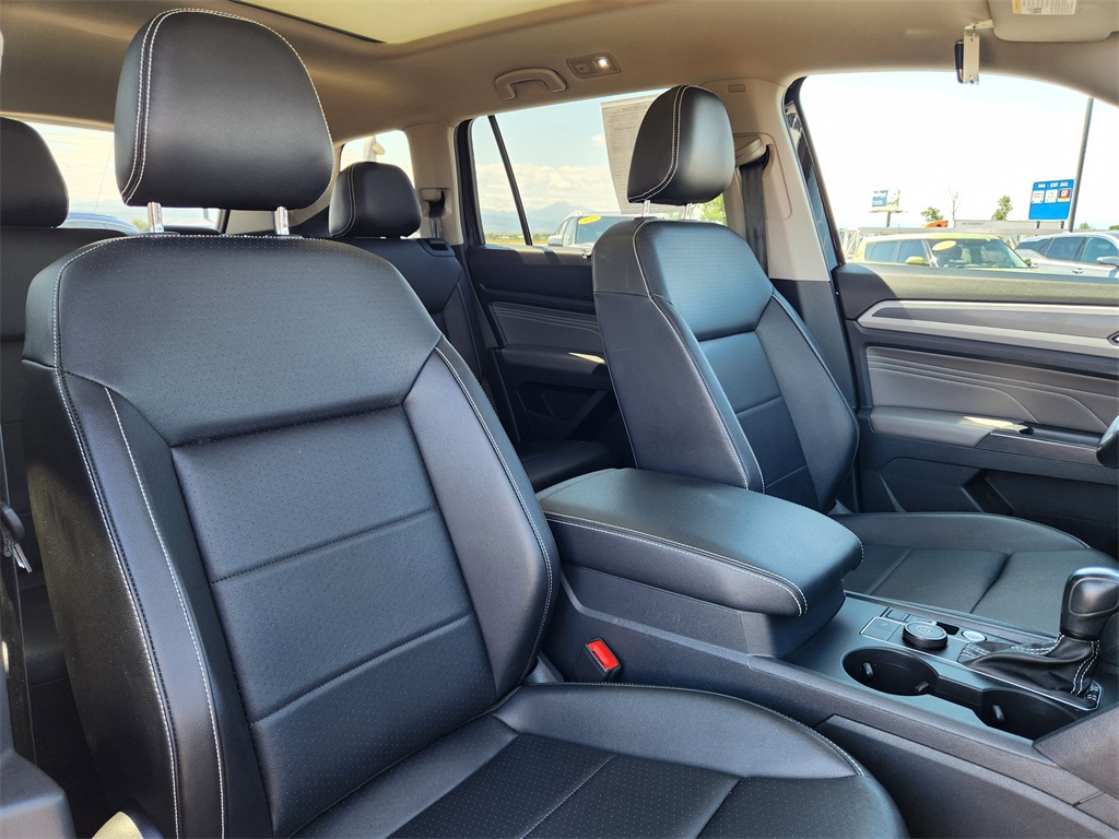 2021 Volkswagen Atlas V6 SE Technology R-Line photo 10