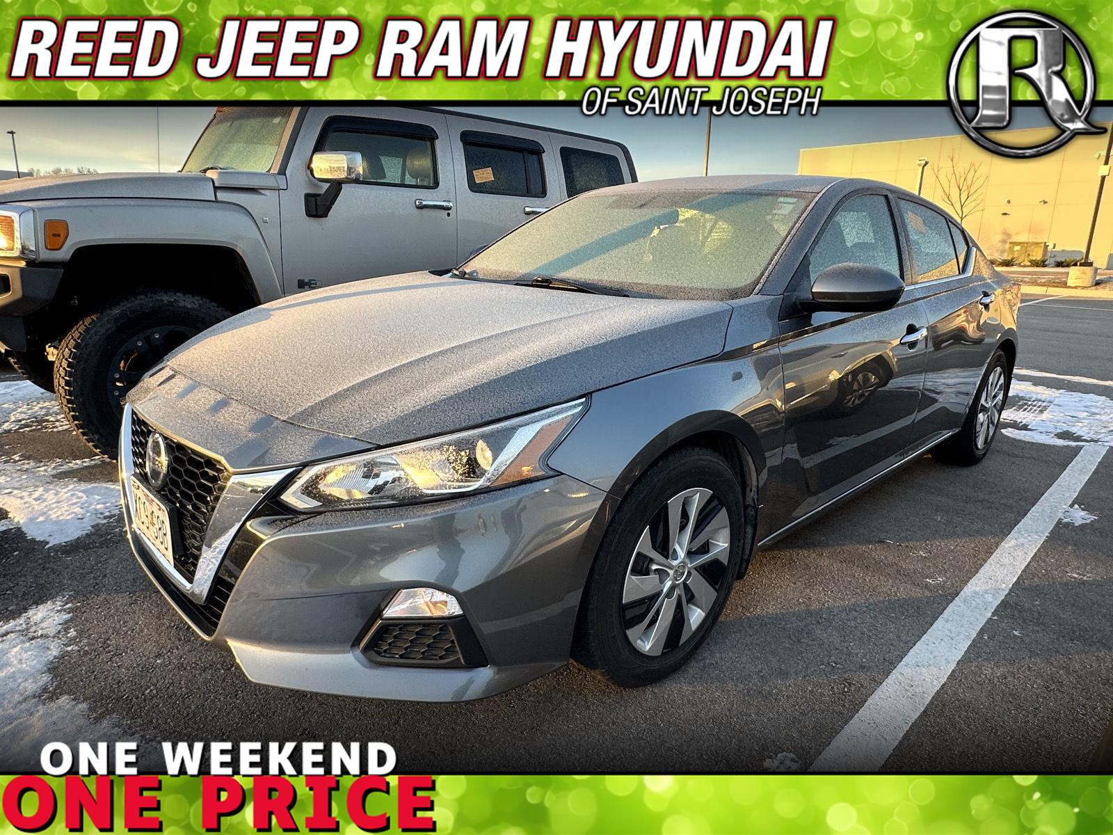 2020 Nissan Altima S's photo