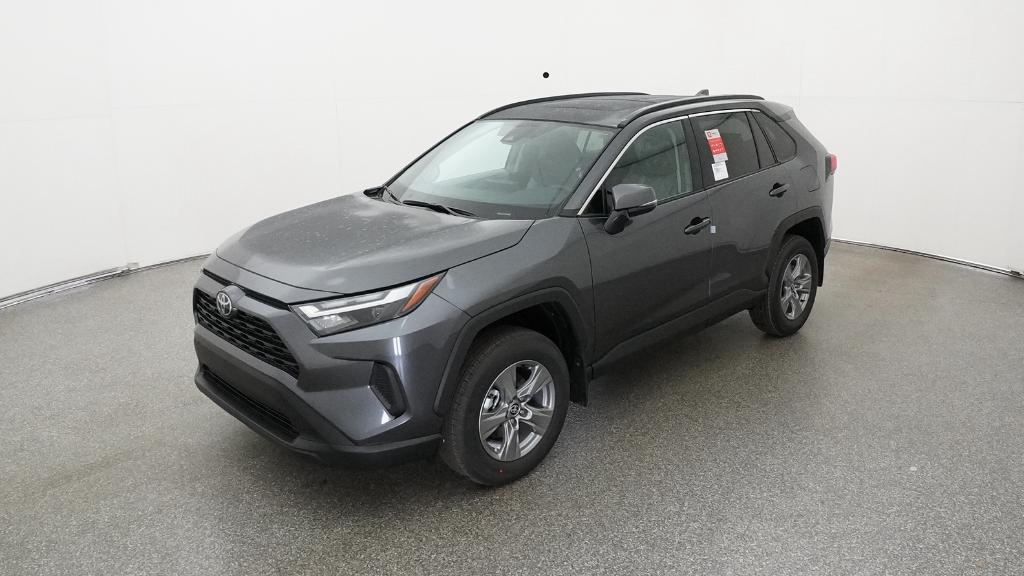2025 Toyota RAV4 XLE's photo