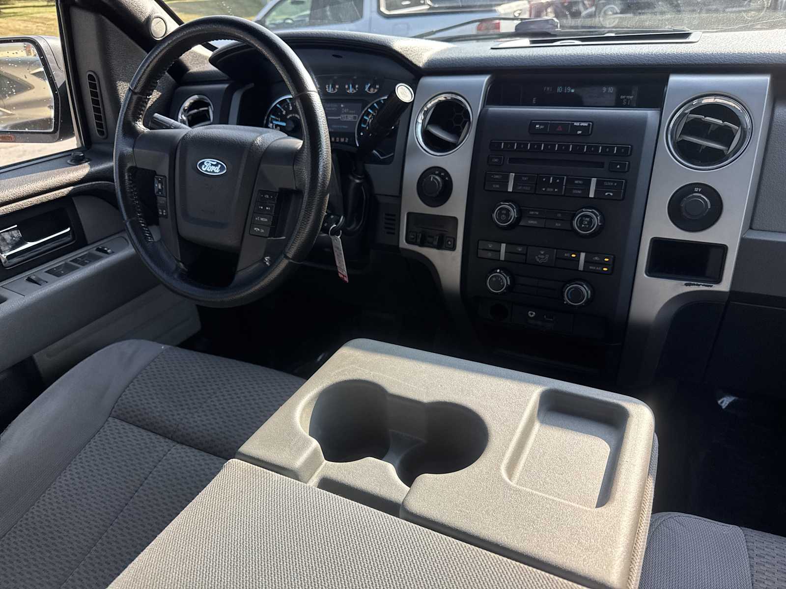 2012 Ford F-150 XLT photo 21