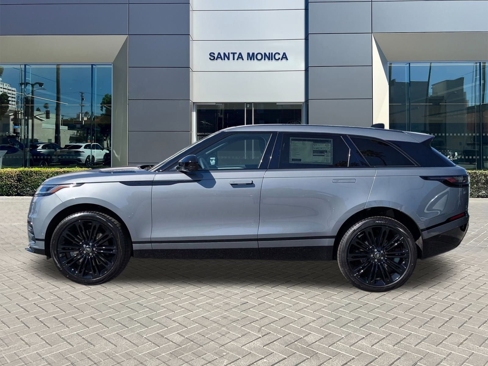 2026 Land Rover Range Rover Velar SE photo 4