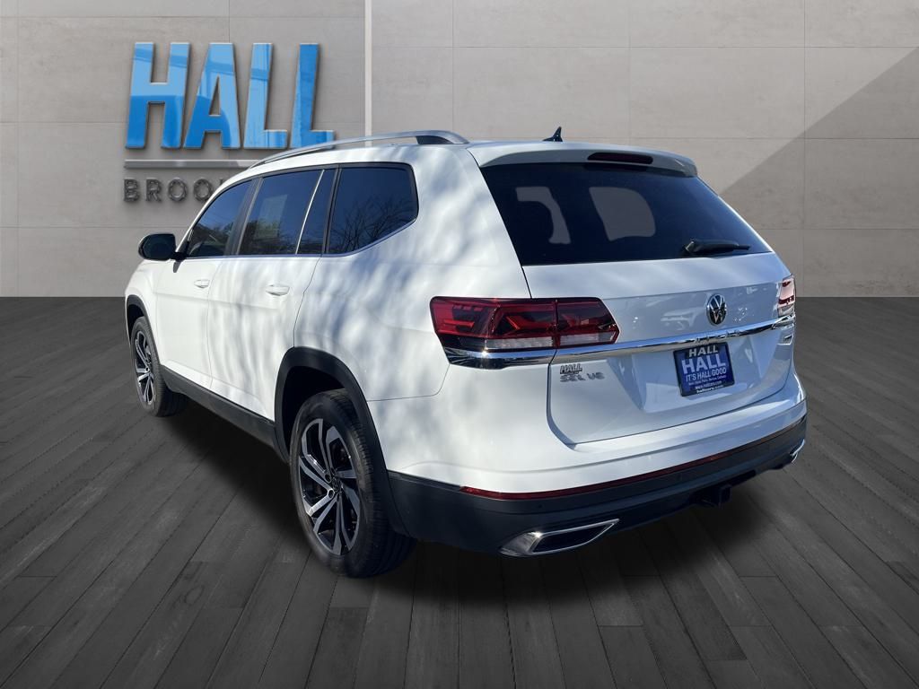 2022 Volkswagen Atlas SEL photo 3