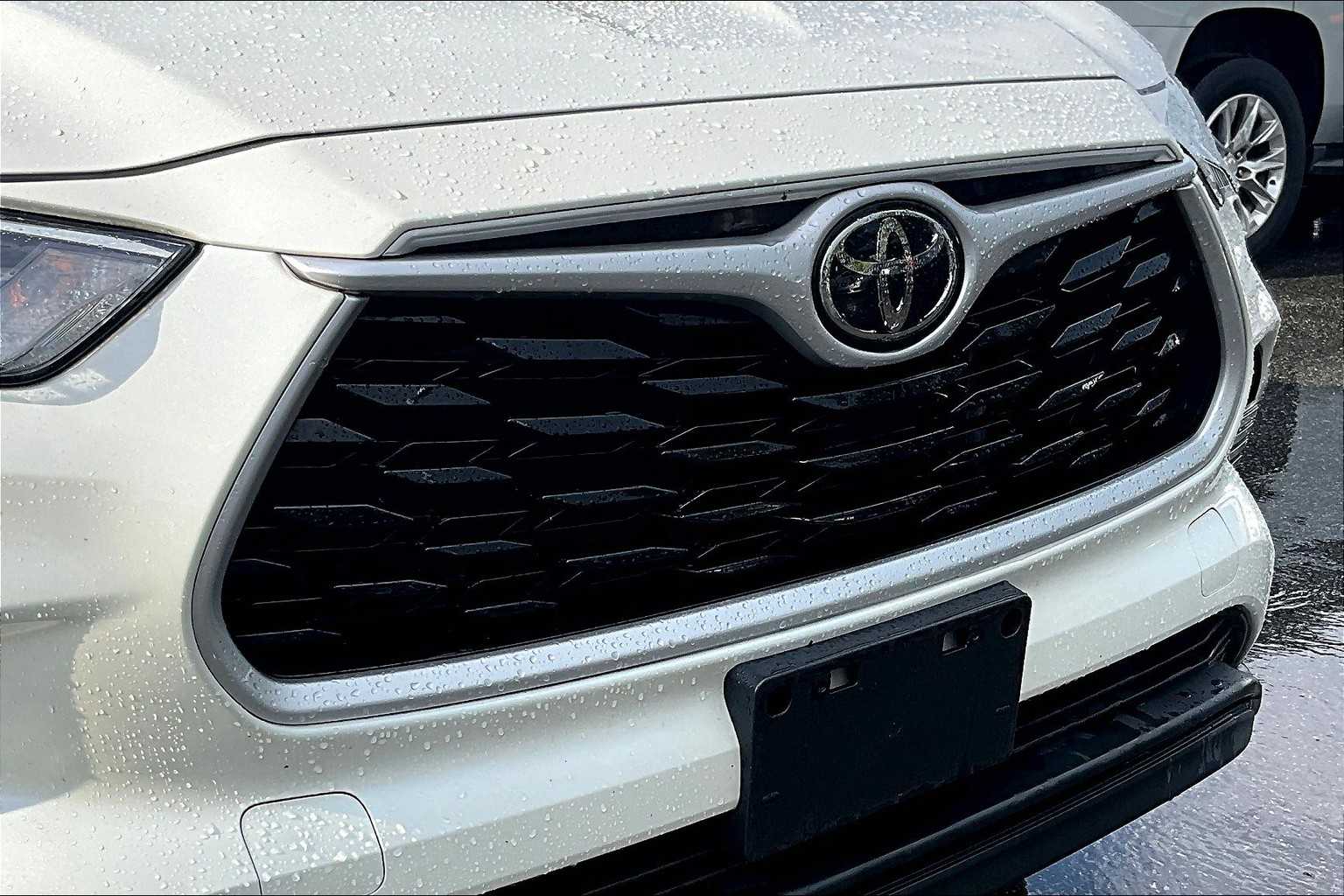 2021 Toyota Highlander XLE photo 27