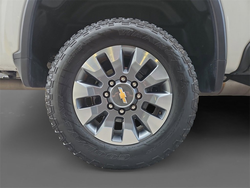 2023 Chevrolet Silverado 2500HD Custom photo 10