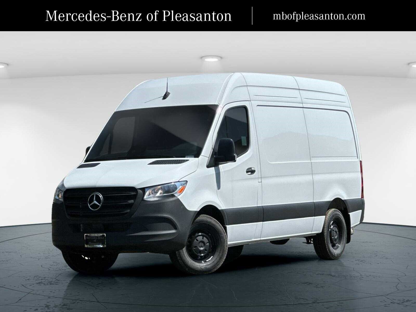 2025 Mercedes-Benz Sprinter Cargo Van Base's photo