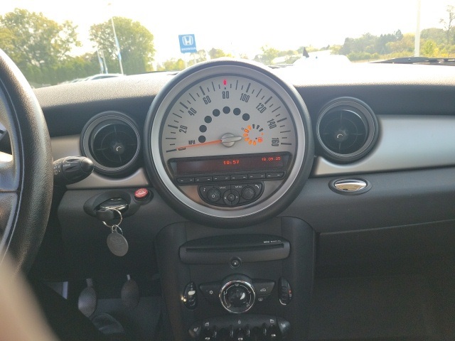2012 Mini Cooper Base photo 6