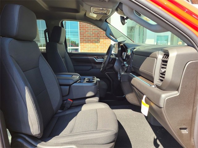 2025 Chevrolet Silverado 1500 LT photo 17
