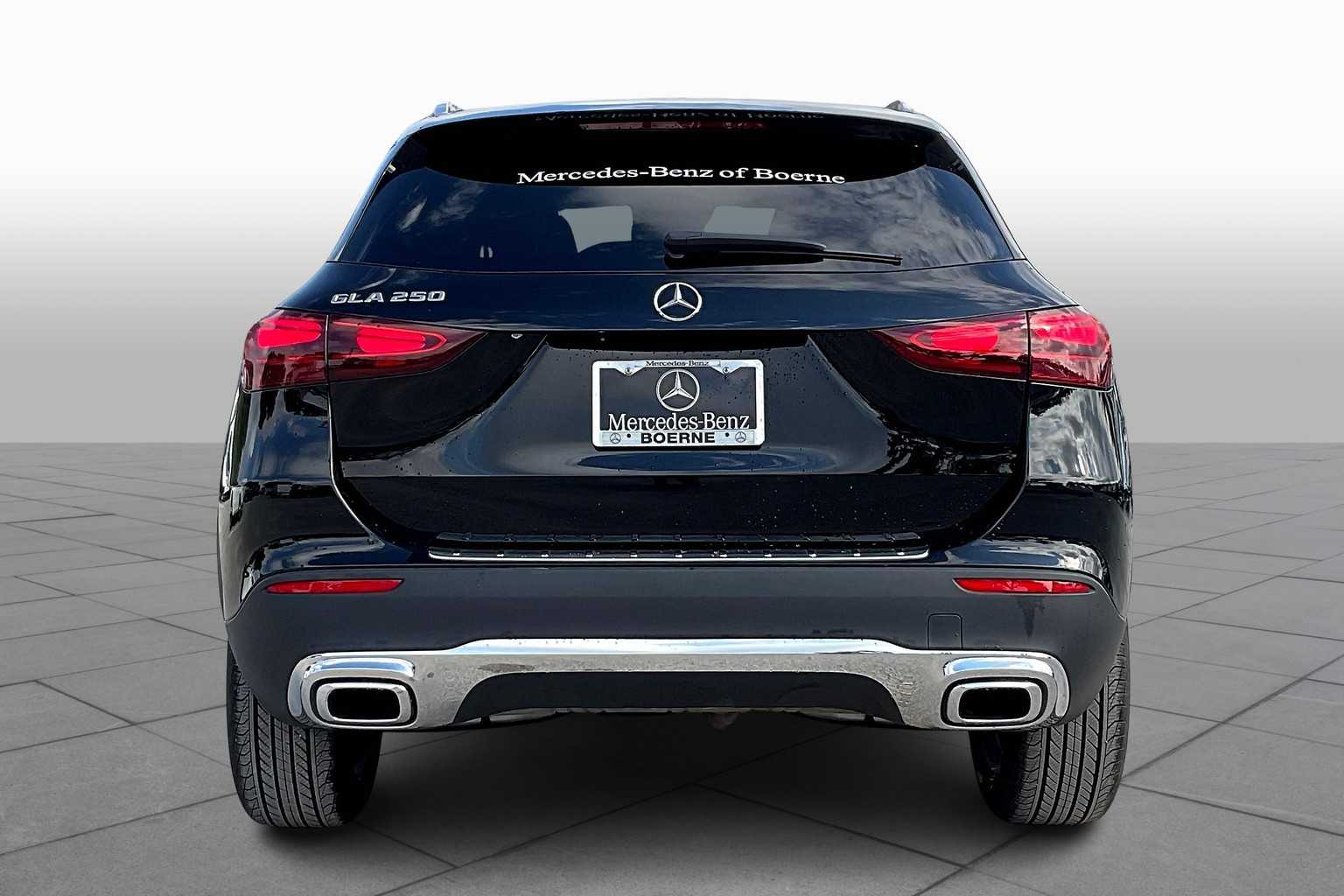 2025 Mercedes Benz GLA 250 photo 3