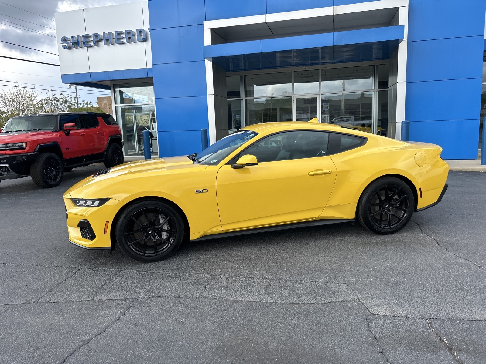2024 Ford Mustang GT Premium photo 3