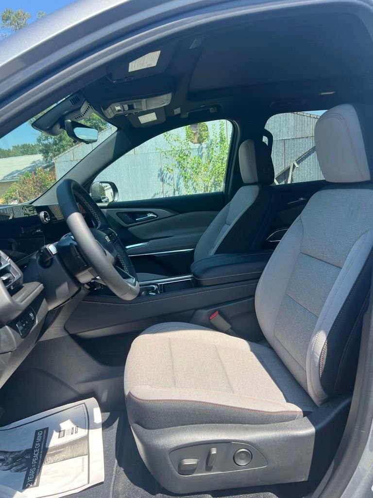 2026 Chevrolet Traverse photo 13