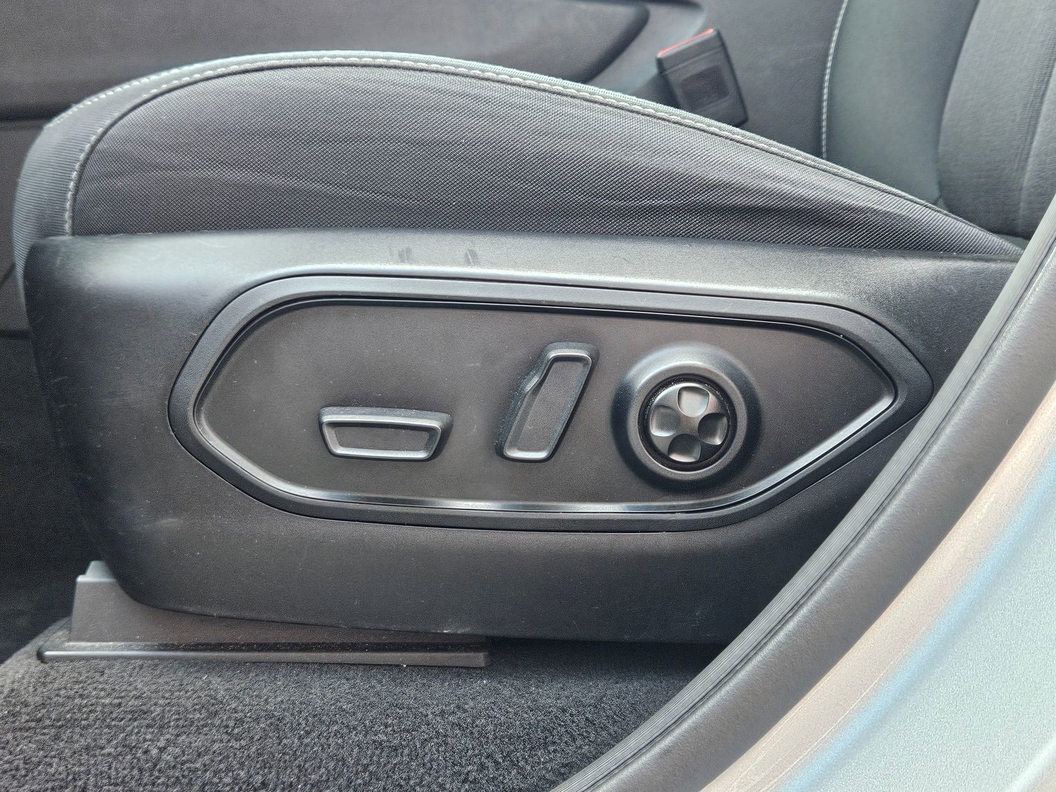 2023 Jeep Grand Cherokee Laredo photo 19