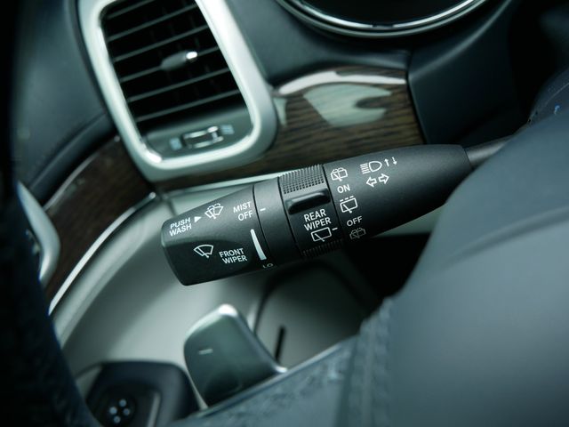 2020 Jeep Grand Cherokee Summit photo 23