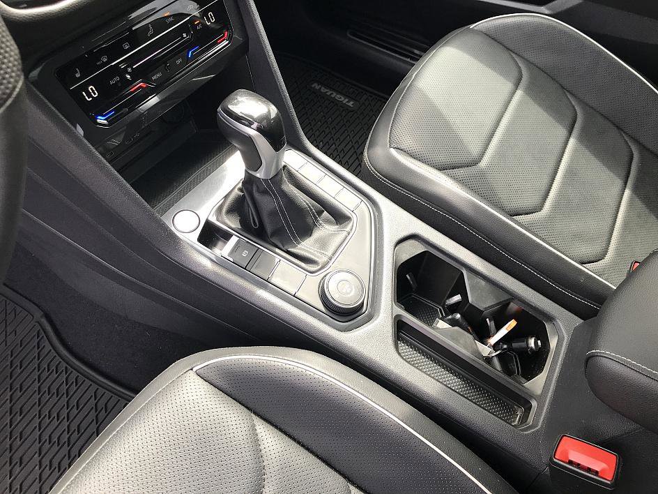 2022 Volkswagen Tiguan SEL Premium R-Line photo 16