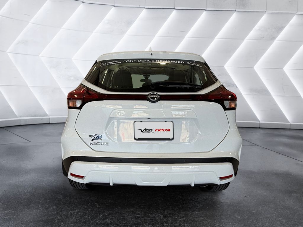 2024 Nissan Kicks S photo 5