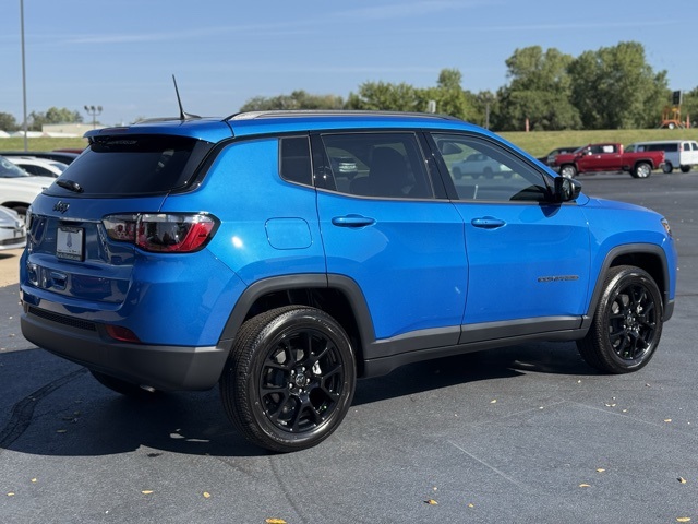 2025 Jeep Compass North Edition Latitude photo 6