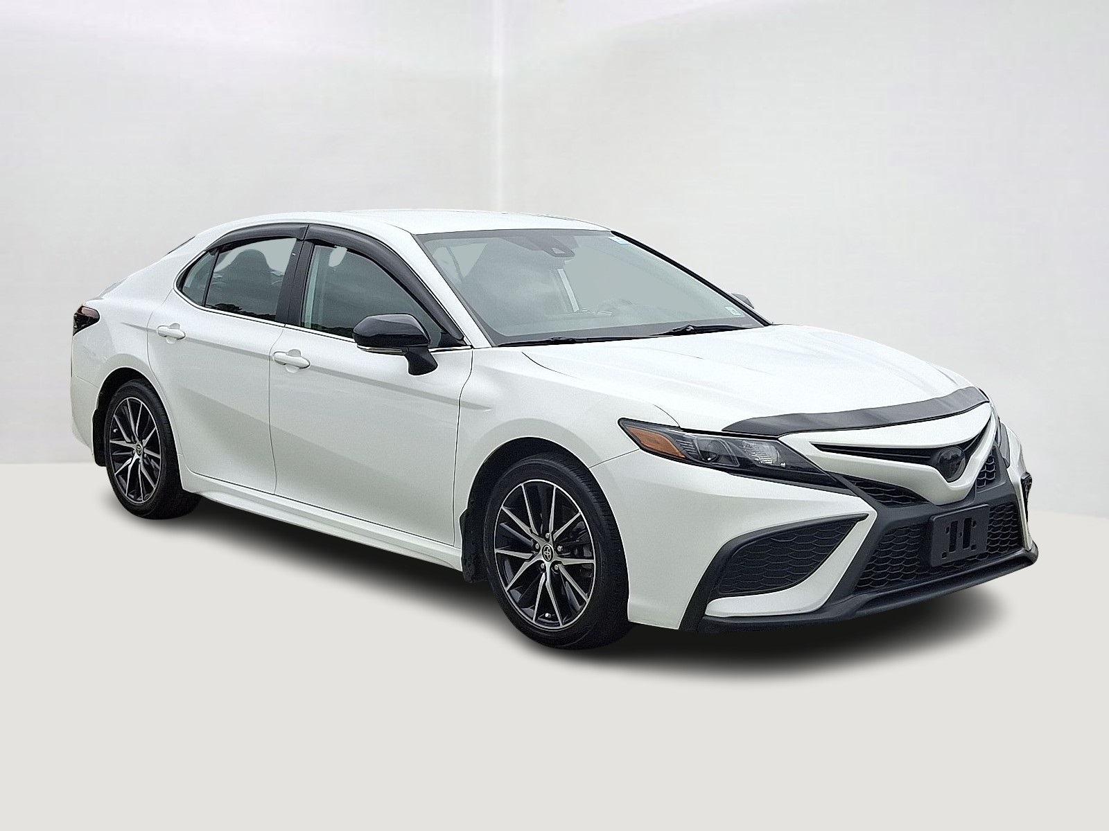 2023 Toyota Camry SE photo 3