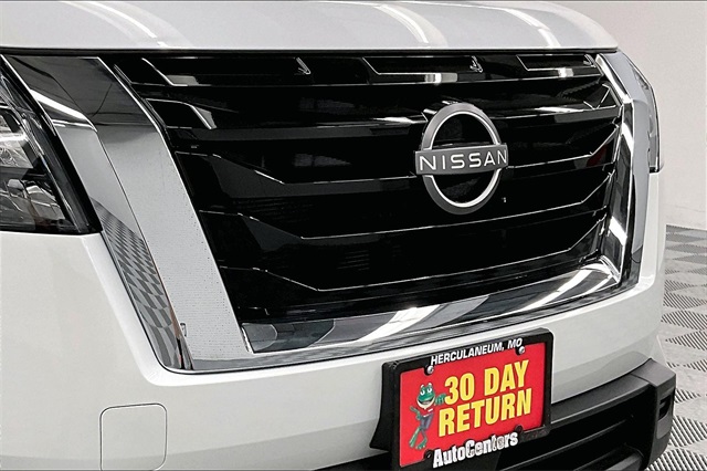 2025 Nissan Pathfinder SV photo 14