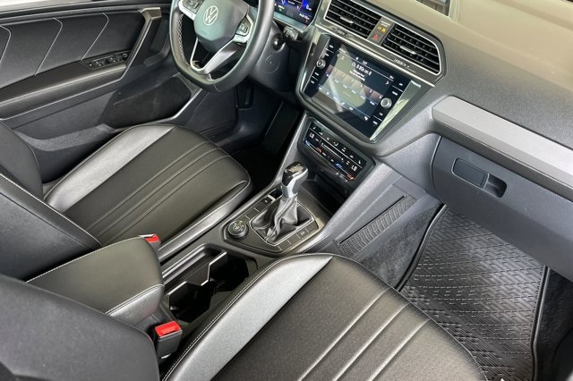 2024 Volkswagen Tiguan SE Wolfsburg Edition photo 16