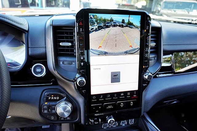 New 2026 Diamond Black Crystal Pearl-Coat Exterior Paint RAM Rebel image 37