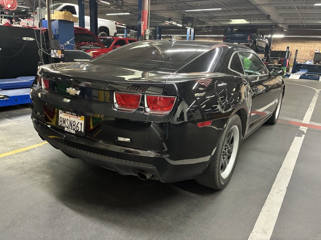 Used 2011 Chevrolet Camaro LS with VIN 2G1FE1ED6B9158650 for sale in Clovis, CA