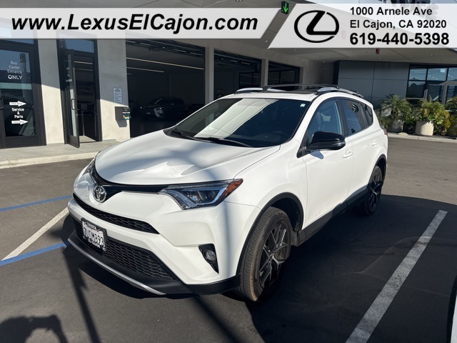 2016 Toyota RAV4 SE's photo