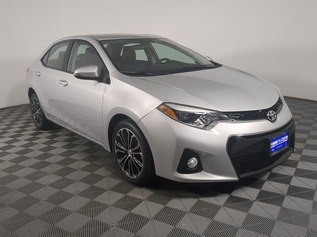 Used 2016 Toyota Corolla S Plus with VIN 2T1BURHE8GC596055 for sale in Champaign, IL