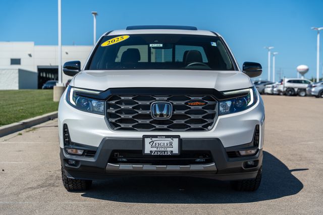 2025 Honda Ridgeline TrailSport photo 2