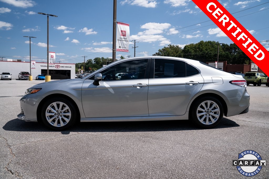 2019 Toyota Camry SE XLE photo 4
