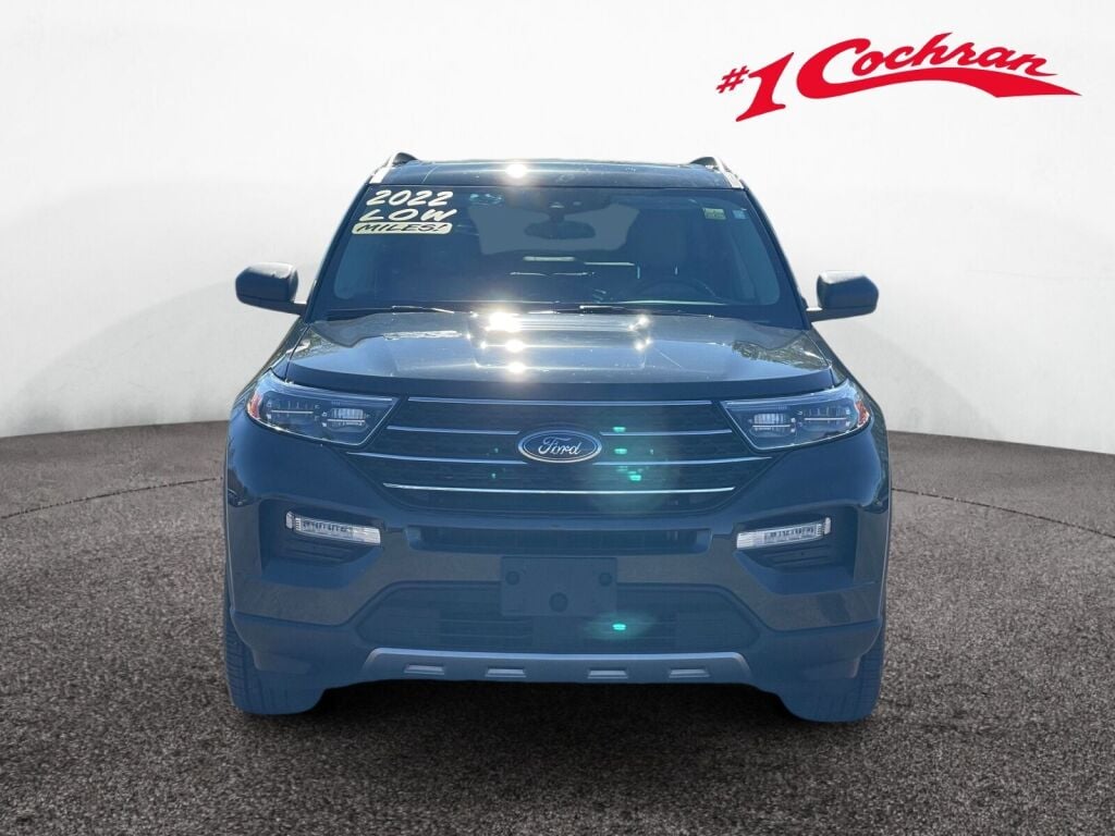 2022 Ford Explorer XLT photo 2