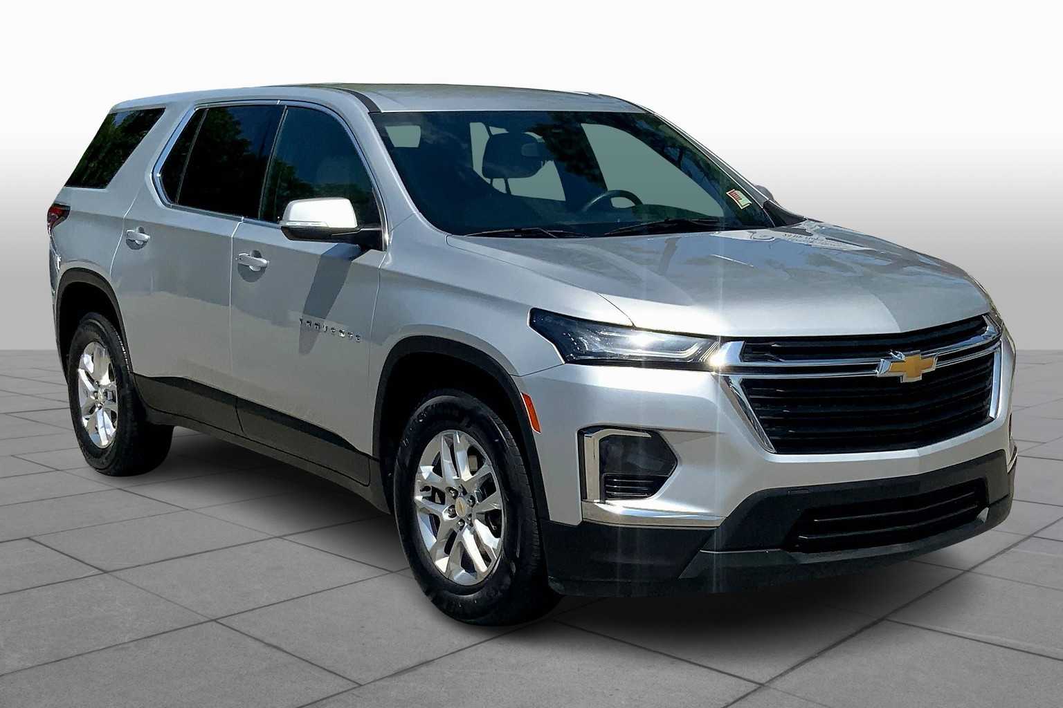 2022 Chevrolet Traverse L photo 2