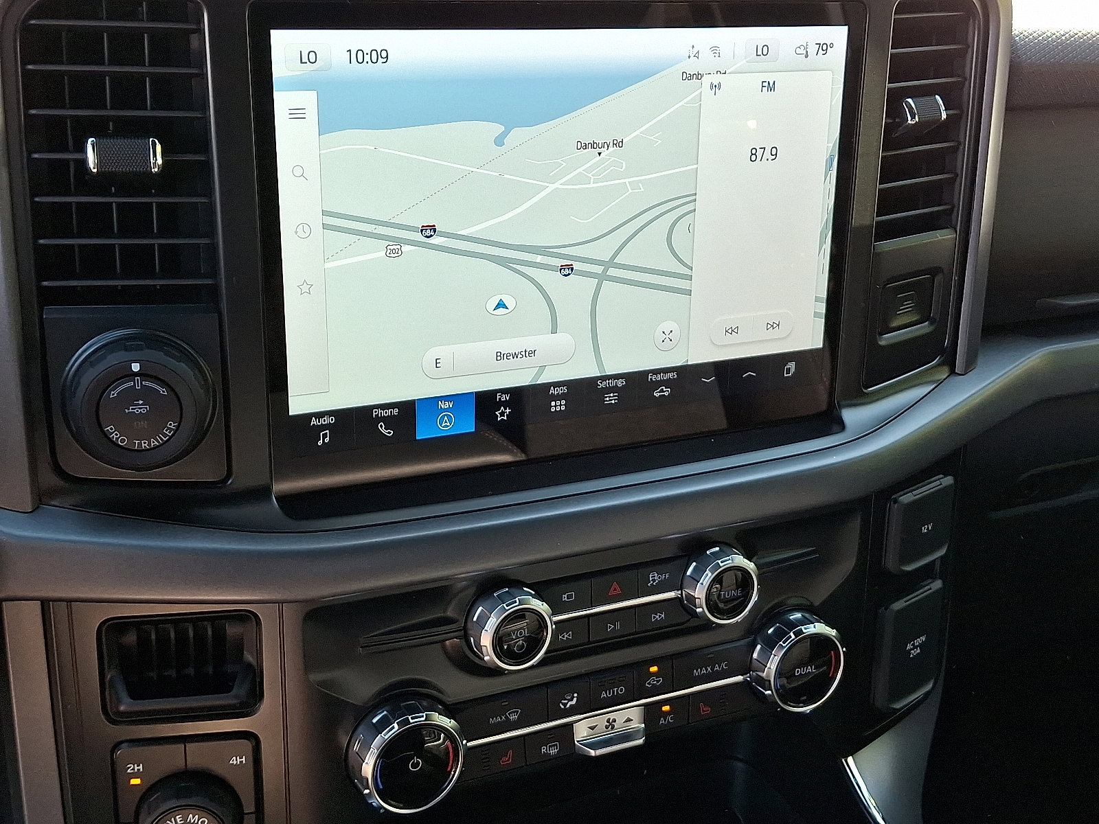 2025 Ford F-150 XLT photo 7