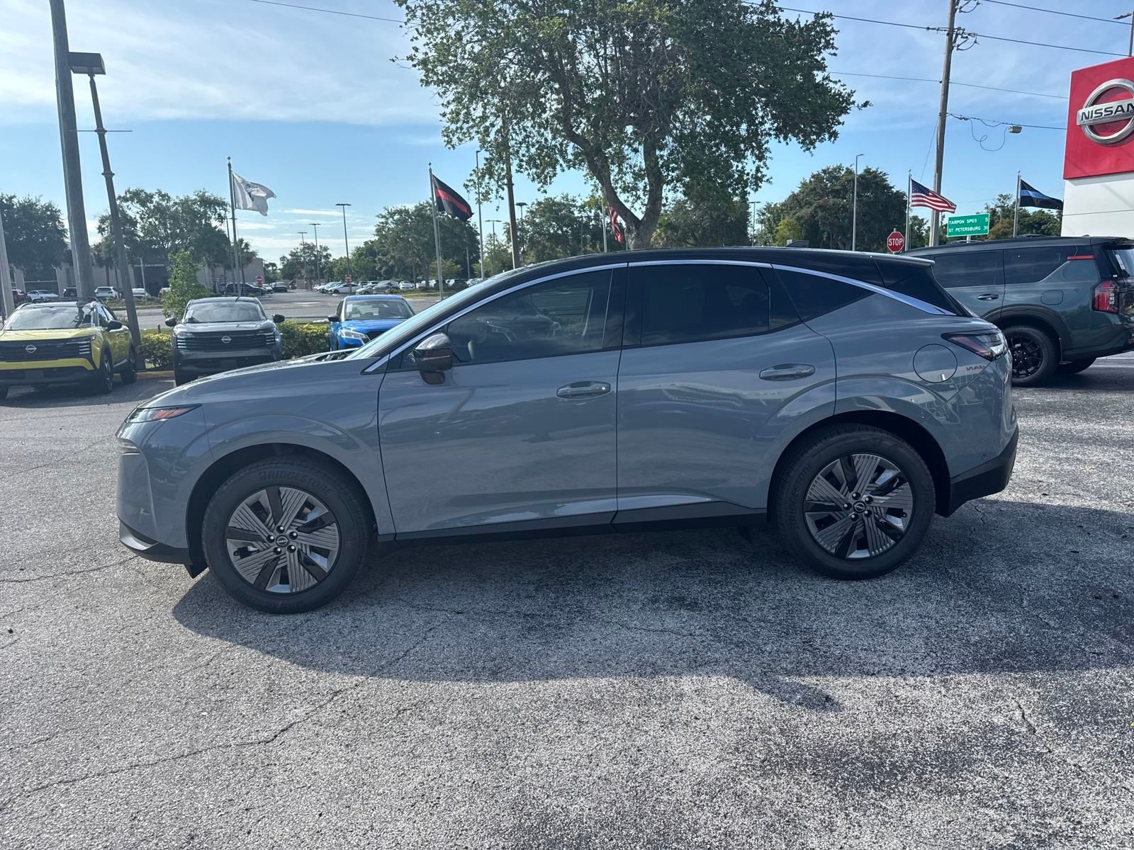 2025 Nissan Murano SL photo 10