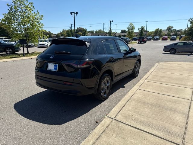 2026 Honda HR-V LX photo 5