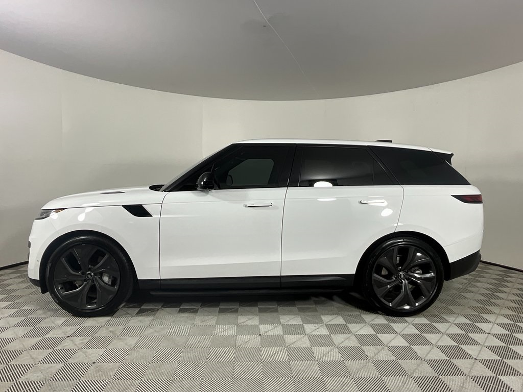 2024 Land Rover Range Rover Sport SE photo 2