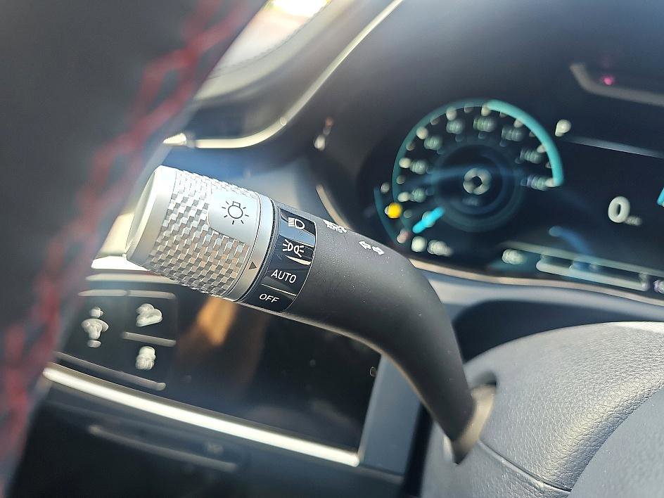 2023 Genesis GV70 2.5T Sport photo 22