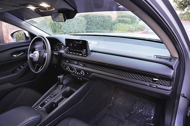 Used 2024 Silver Honda EX image 9