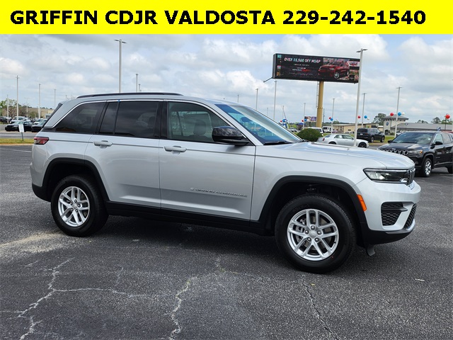 2025 Jeep Grand Cherokee Laredo's photo