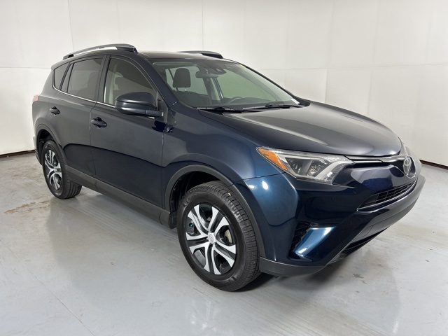 2018 Toyota RAV4 LE photo 2