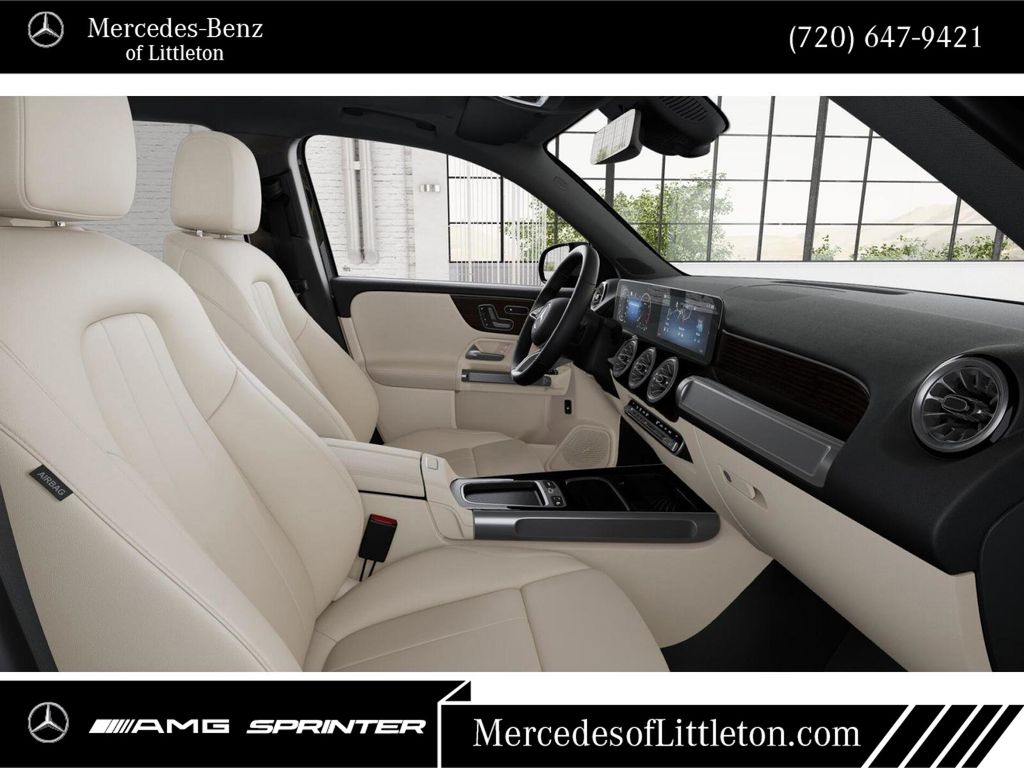 2026 Mercedes Benz GLB 250 4MATIC photo 3