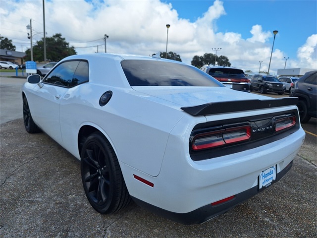 2018 Dodge Challenger SXT photo 3